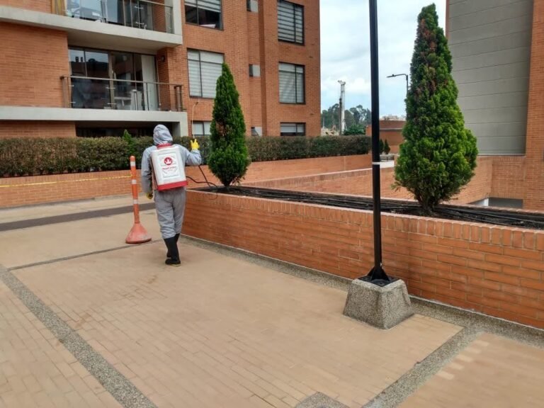Fumigación de zonas comunes de un conjunto residencial en Bogotá